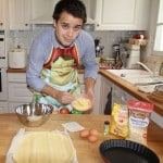 Bertrand Noirhomme cuisine une galette pour les responsables Facebook en vue de trouver un job