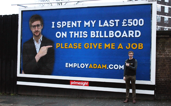 Louer panneau publicitaire, faire un CV vidéo et créer un site dedié : Adam Pacitti veut un job !