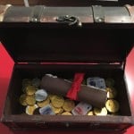 cv-original-coffre-pirates-tresor-candidature-insolite-marion-hoareau