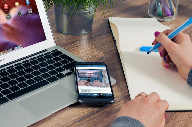 Vous bloquez sur la rédaction de votre CV ? Faites une pause avec le Curriculum Vitaa
